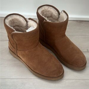 Ugg Cory II bootie. Size 5.5